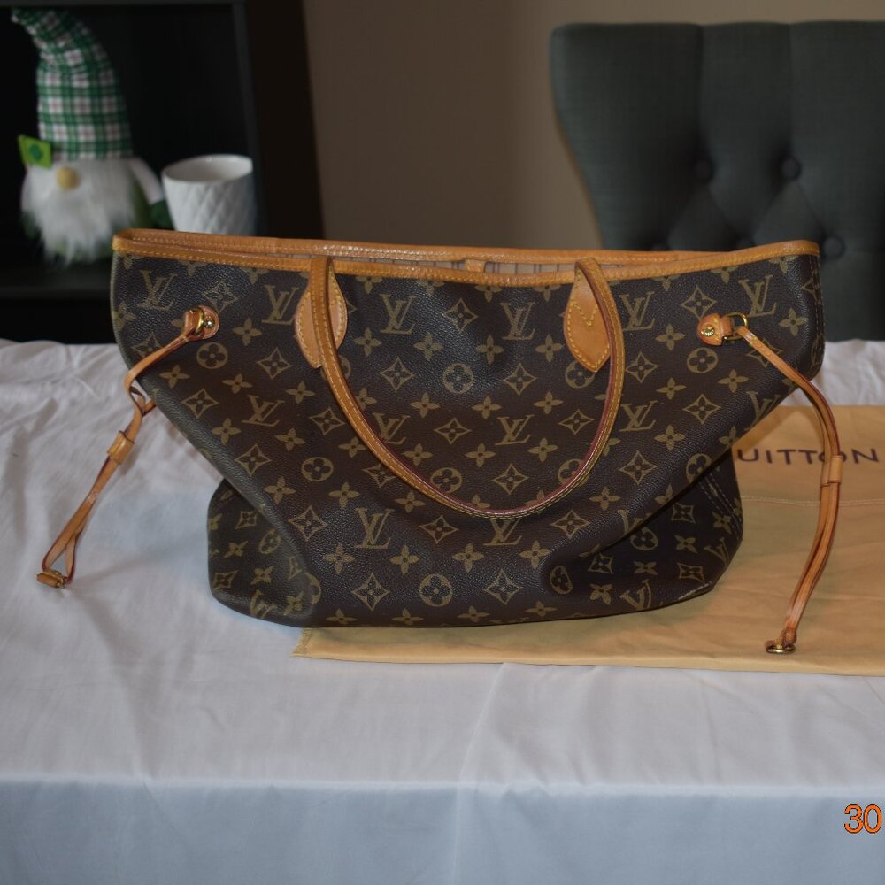 Pre owned Louis Vuitton Neverfull MM Monogram bag